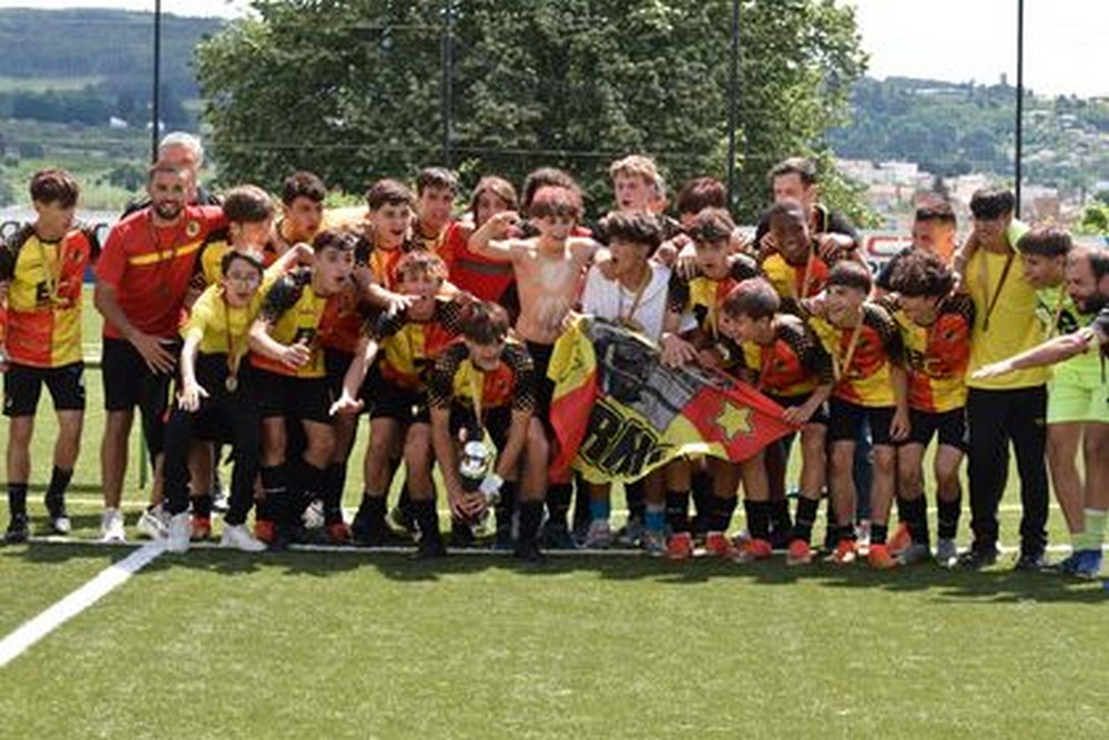 Campeões!! 💛❤️ 🤩
--
🏆 SUB 16 | JUVENIS
--
#desde1924 #orgulhosermondinense