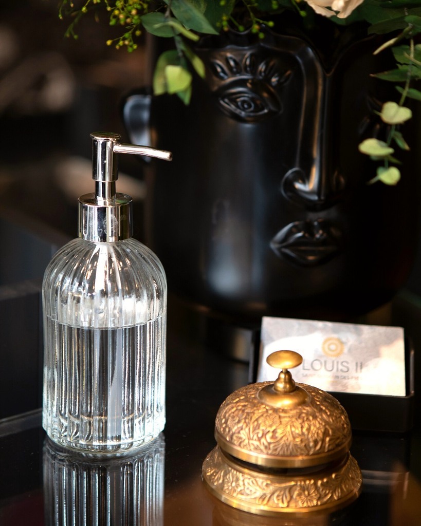 Hotel_LouisII's tweet photo. 🇫🇷 Lorsque culture et patrimoine rencontrent luxe et sophistication, naît alors, un écrin remarquable 💎

​​______

🇬🇧 When culture and heritage meet luxury and sophistication, an outstanding setting is created 💎 https://t.co/peuJIUDPjX