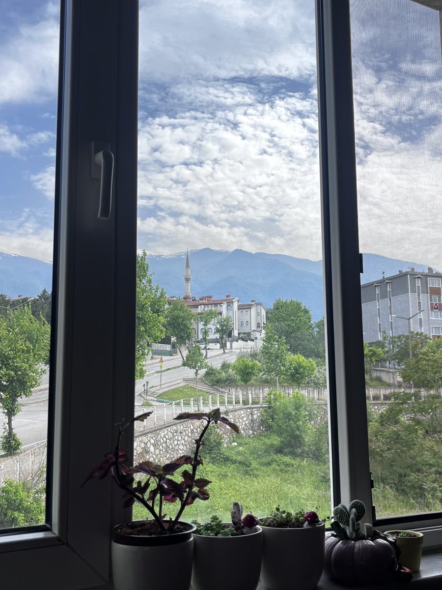 bzkrtbus's tweet photo. Manzaramın güzelliği 🤍 https://t.co/01OjmGByLi