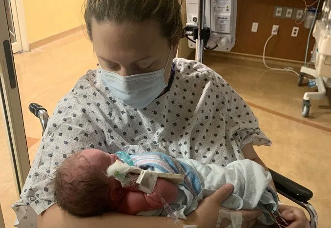 LifeNewsHQ's tweet photo. Unborn Baby Removed From Mother’s Womb for Heart Surgery, Then Put Back In https://t.co/EwSnaM934M https://t.co/BNoIEapWeL