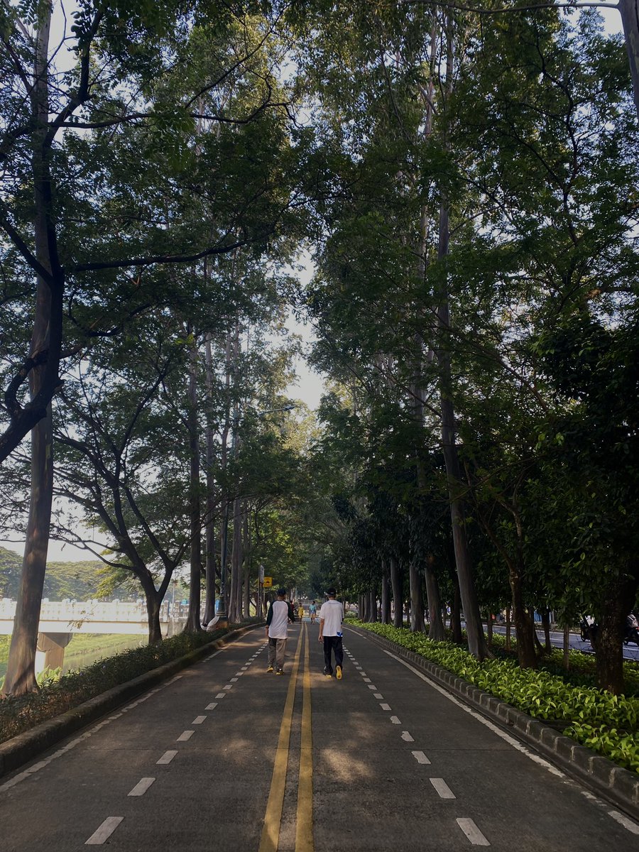 emilooy's tweet photo. Rutinitas fav akhir akhir ini 🏃🏻‍♀️🏃🏻‍♀️
Bener aja kata si icha, kalo udah kebiasaan lari, berenti sebentar aja badan pada sakit 😩 https://t.co/8UIk42xm3g