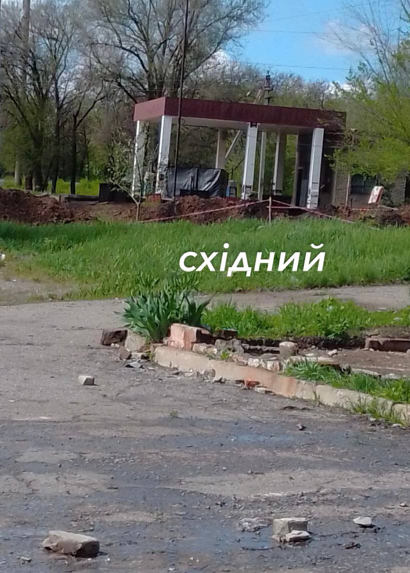 східний on Twitter: \"Брянка. Пораженная из HIMARS заправка больше не ...