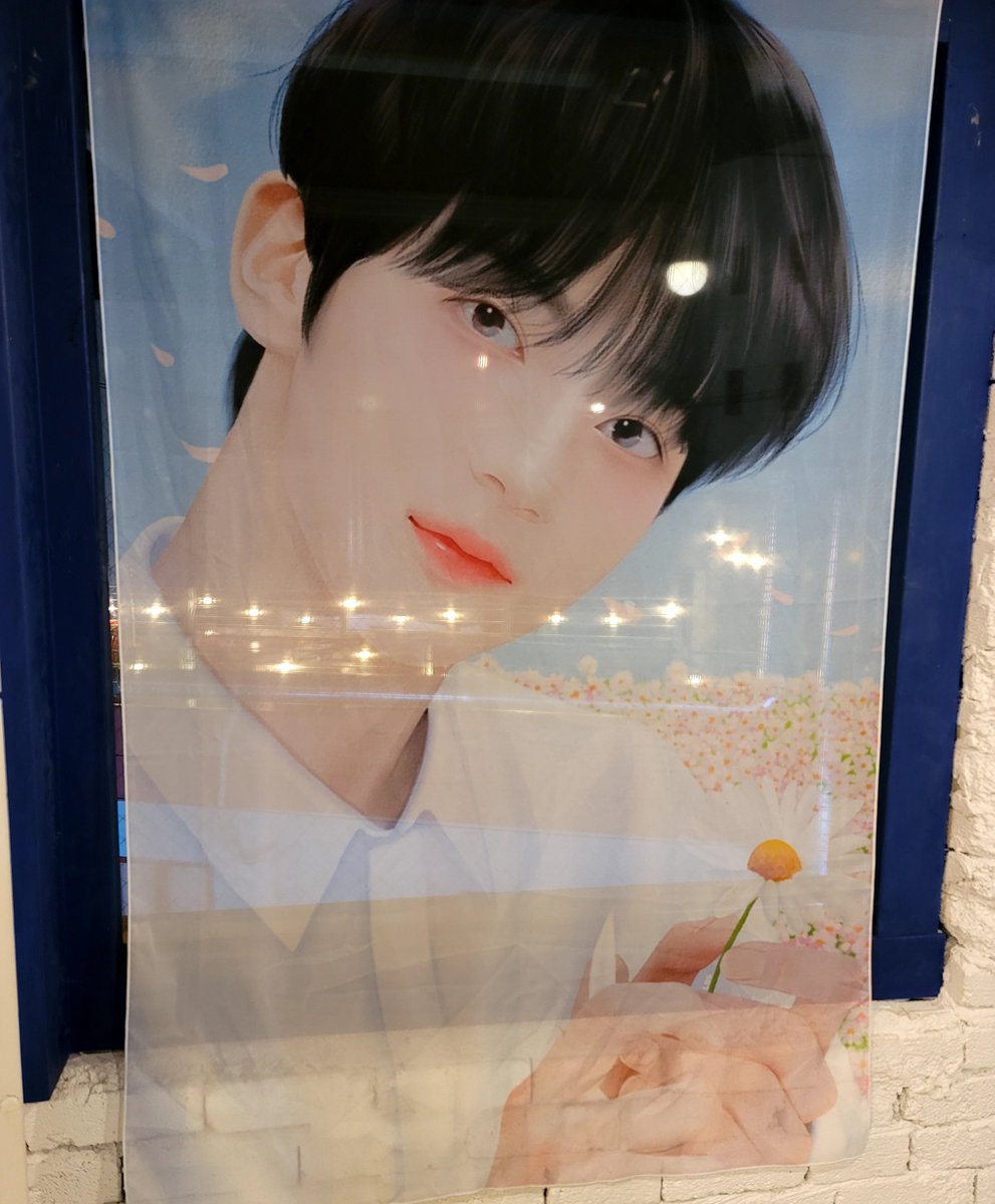 minggu_9oo's tweet photo. #예찬아_너의_계절이야

예찬아 생일축하해요 도영 대신 다녀 옴!
너무 고생 많았다아~ https://t.co/qKkdJW3zVo
