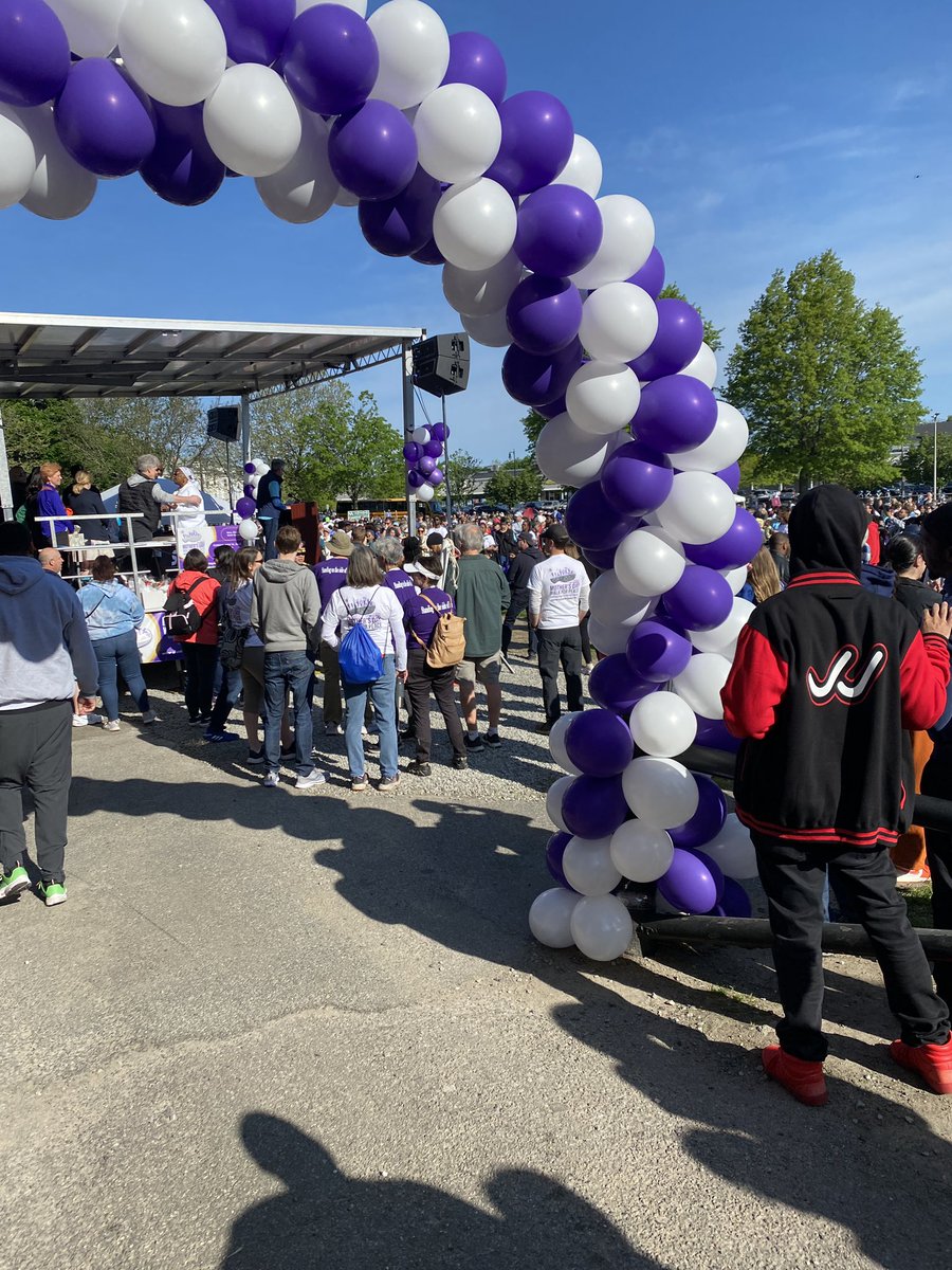 AnnissaForBos's tweet image. Good morning &amp;amp; Happy Mother’s Day! 💕 from the @LDBpeaceInst #walkforpeace with @BigSisterBoston and old friends! #BostonTech #bepresentnotperfect