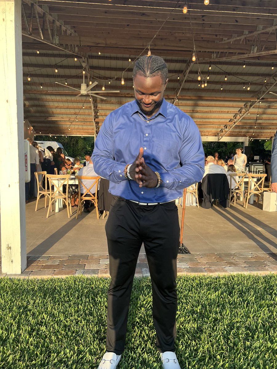 abizzle42's tweet photo. Wedding vibes!! https://t.co/Nf1XdOXkcG