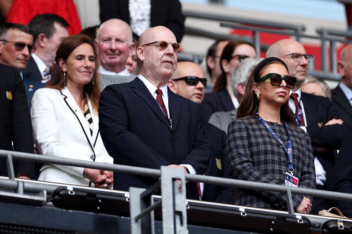 StretfordPaddck's tweet photo. Avram Glazer is at Wembley today…

The man who’s neglected United for years pretending to care is sickening, especially given how much they’ve neglected the facilities for the Women’s team. #GlazersOut https://t.co/SF6XwKxsDo
