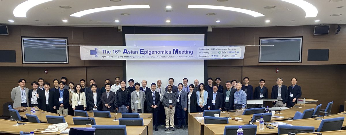 JLLab1's tweet photo. Dr Loh was invited to give a lecture at ‘The 16th Asian Epigenomics Meeting” in South Korea. AEM 2023 bought together a multi-disciplinary group of scientists all over Asia to share the latest advancements in the field of Epigenomics! https://t.co/qFSAx1DSB6