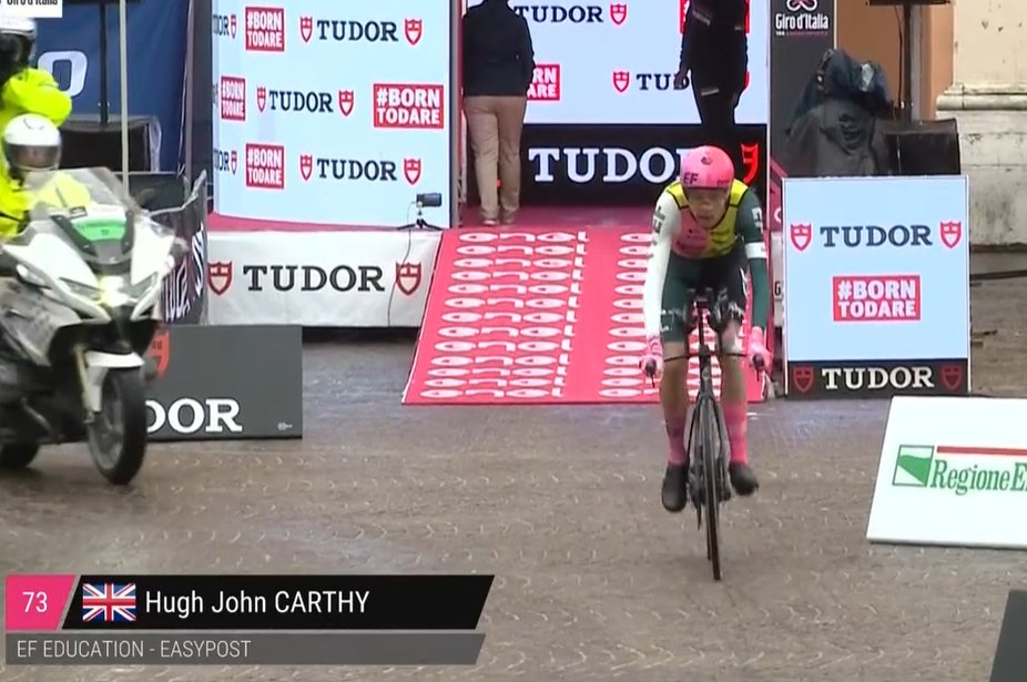 JPHHenneton's tweet photo. #cyclisme 🚴♂️ Tour d’Italie 🇮🇹 Étape 9⃣
Départ de Hugh #Carthy
#Giro #Giro2023 https://t.co/LhgmPfw2KU