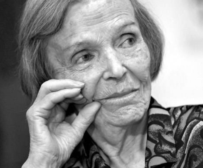 AlfTuitea's tweet photo. Otro día de la madre en Uruguay con cientos de ellas sin saber dónde están sus hijos e hijas.

Otro día con bebés robados aún desaparecidos y madres en su eterna búsqueda.

Estas madres se fueron sin saber donde están sus hijos.

Los desaparecidos nos faltan a todos.
 #NuncaMas https://t.co/aZVCrEvCoO