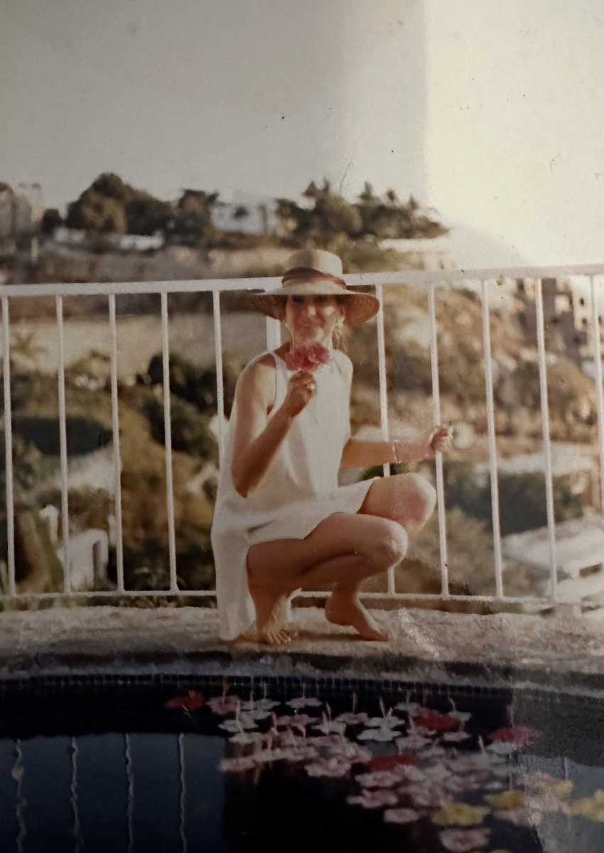 blazeonrunner's tweet photo. Happy Mother’s Day to one amazing lady! Ty Mom!! @BlazonDenise https://t.co/fdDH6pVvI6