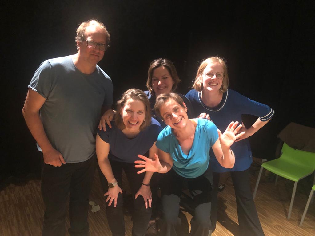 improfiel's tweet photo. Ons Improfielteam nu in GC Essegem #theGathering, dank aan @Evelien_Swiep voor de gastperformance en Sofian Dhondt voor de programmatie! https://t.co/XdcmcGW3hQ