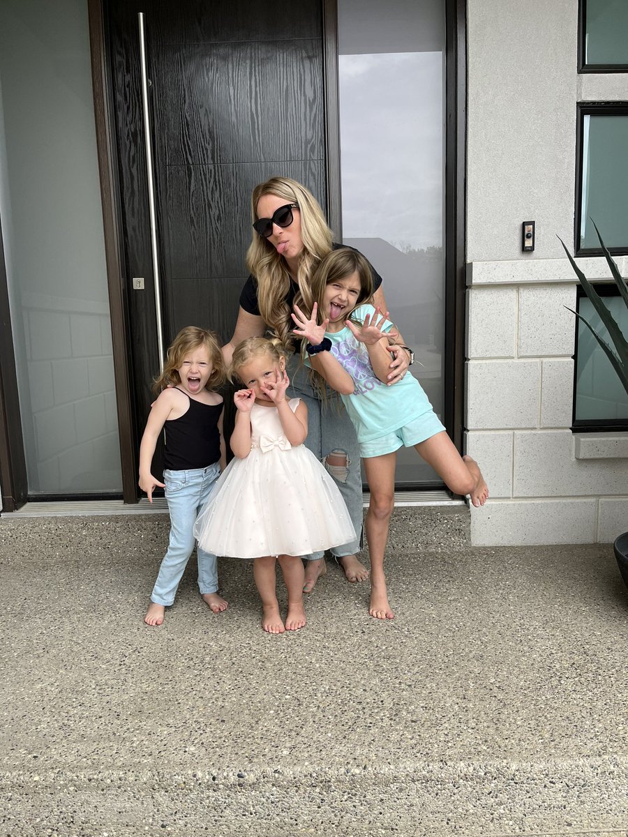 MrsDuic's tweet photo. Happy Mother’s Day to all the moms and those who fill the mothering role! ❤️💕 you are so appreciated!! Spending my day with my 3 littles 💐 https://t.co/1kRPssGj8c