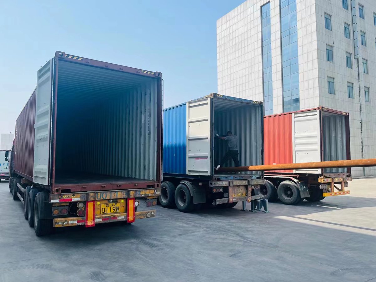 MF_furnace's tweet photo. Three containers loading together 
Induction melting furnace shipping to Vietnam
if need konw more, contact us!
web:https://t.co/dOaVSCm4o4
whatsapp:008613385368315
#inductionmeltingfurnace
#meltingfurnace
#steelshellfurnace
#furnace https://t.co/0c32B7BIWz