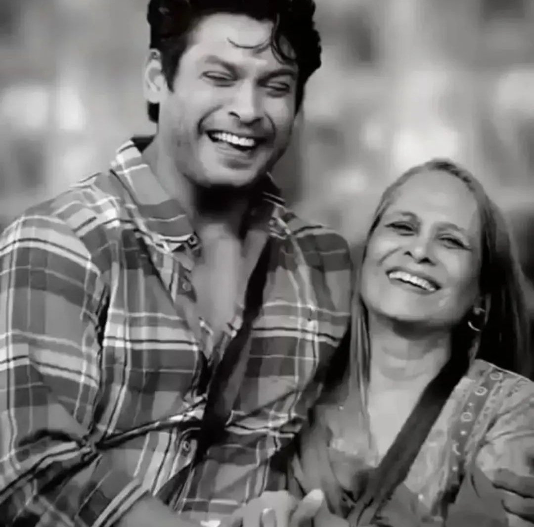 Sid73829358's tweet photo. I Don't believe in western culture 
Because Indians like Sidharth and us 
Every day is mother's day 
Every day is father's day
Every day is family's day
#RitaMaa
#SidharthShukla 
#SidharthShuklaLivesOn 

SIDHARTH SHUKLA FOREVER https://t.co/oL7zr46gGU
