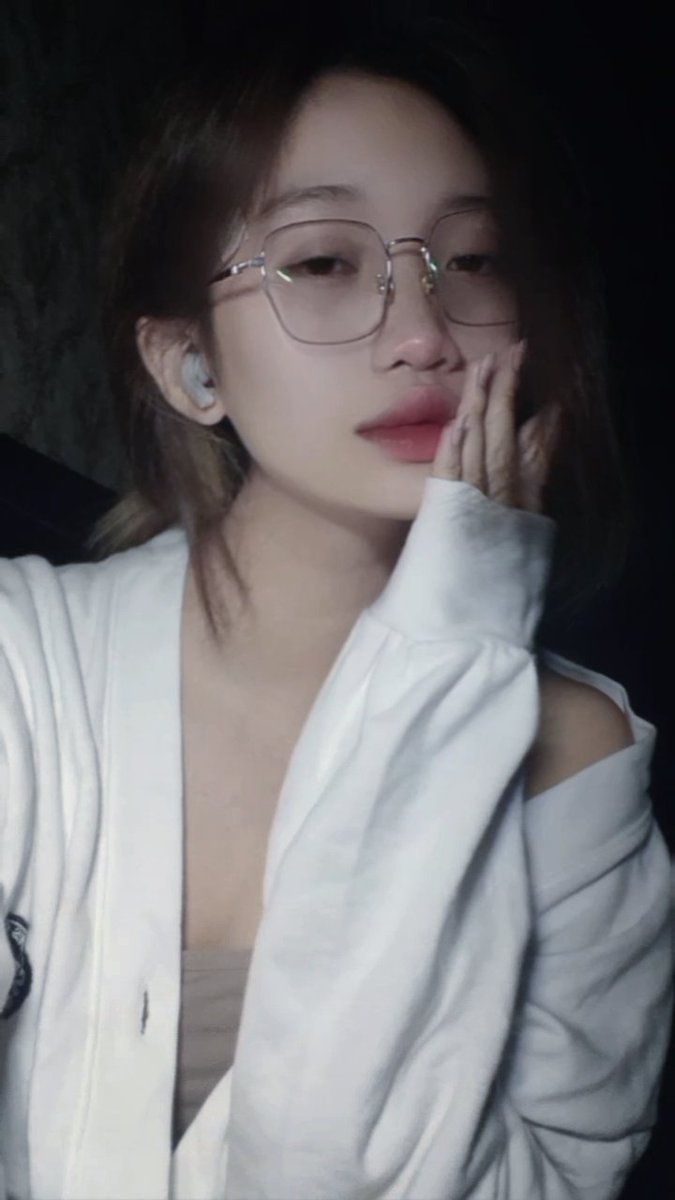 EndyQuynh's tweet photo. hey ♡ https://t.co/StbNWr9ELU