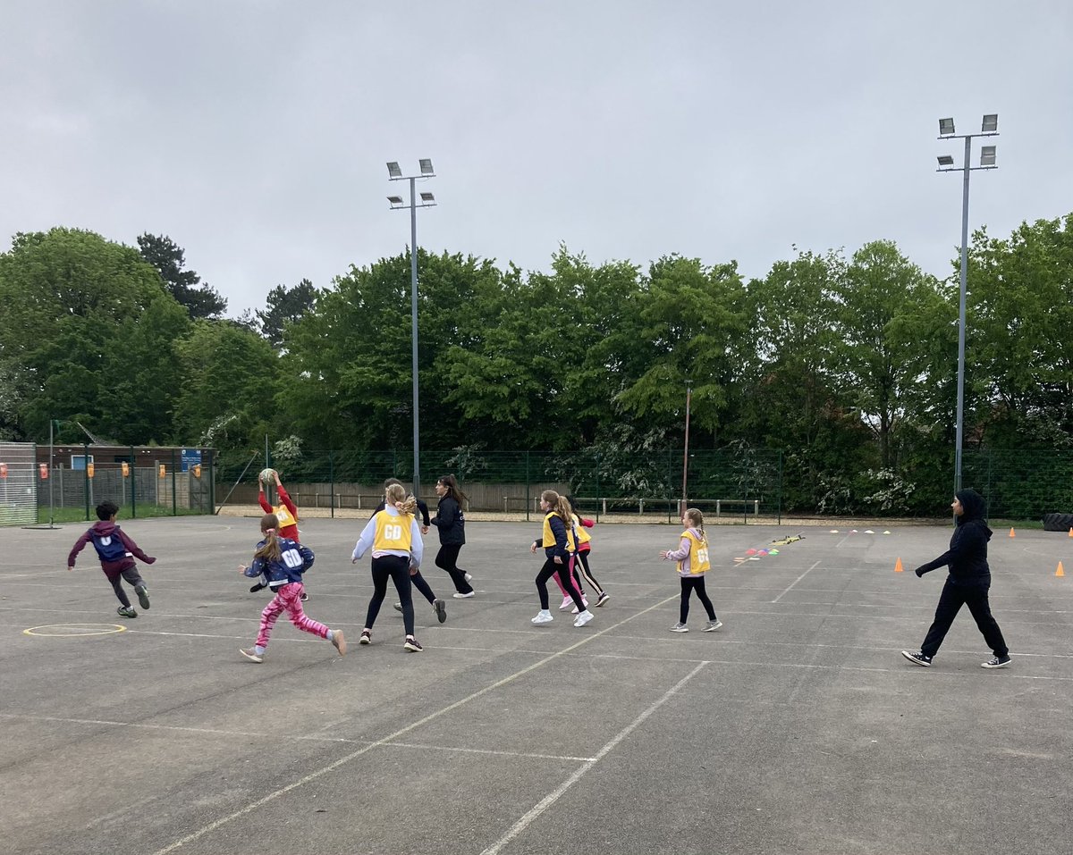 MightyNetball's tweet image. Yesterday we launched children’s netball sessions at Sharnbrook Academy netball courts, Bedford, and it was incredible!

To register your interest and find out more please contact bookings@mightynetball.co.uk 💚

#sharnbrook #fun #grassrootssport #Bedford #activekids
