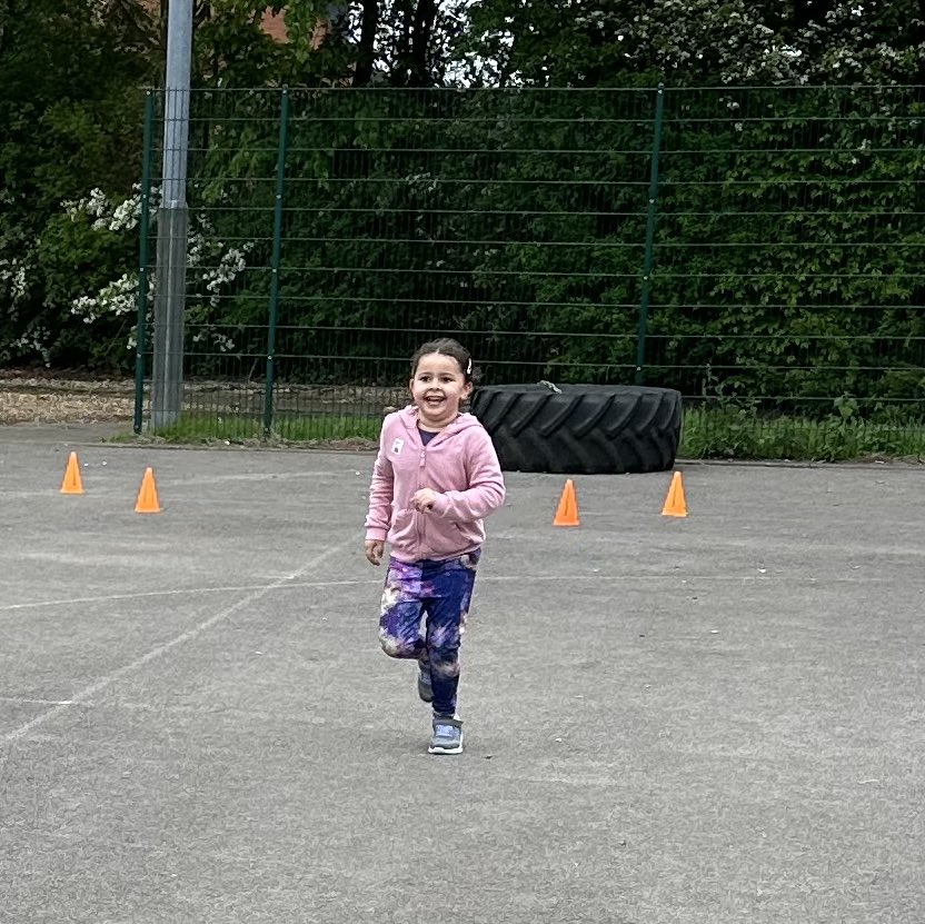 MightyNetball's tweet image. Yesterday we launched children’s netball sessions at Sharnbrook Academy netball courts, Bedford, and it was incredible!

To register your interest and find out more please contact bookings@mightynetball.co.uk 💚

#sharnbrook #fun #grassrootssport #Bedford #activekids