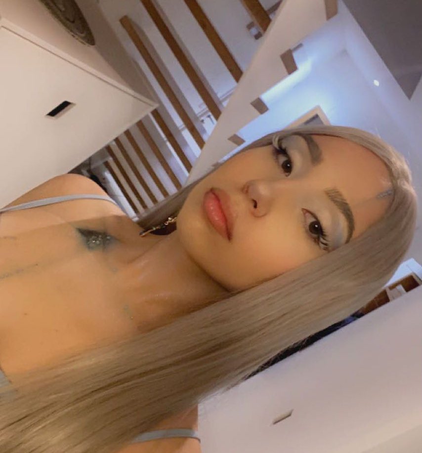 🎧🫧 open.spotify.com/artist/3eCalFU… 🫧🎧 #music #musique #Spotify #artist #vekova