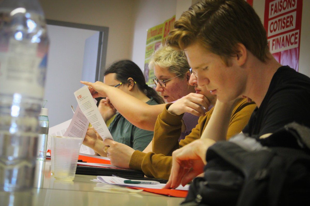 📝 CONFERENCE FEDERALE 📝

👉 Hier avait lieu la Conférence fédérale des Jeunes Communistes du Loiret ! Nous avons débattu de nos campagnes et avons eu de riches débats sur les amendements !

🚩 Nous y avons renouvelé à 100% le bureau notre fédération ! ✊✊