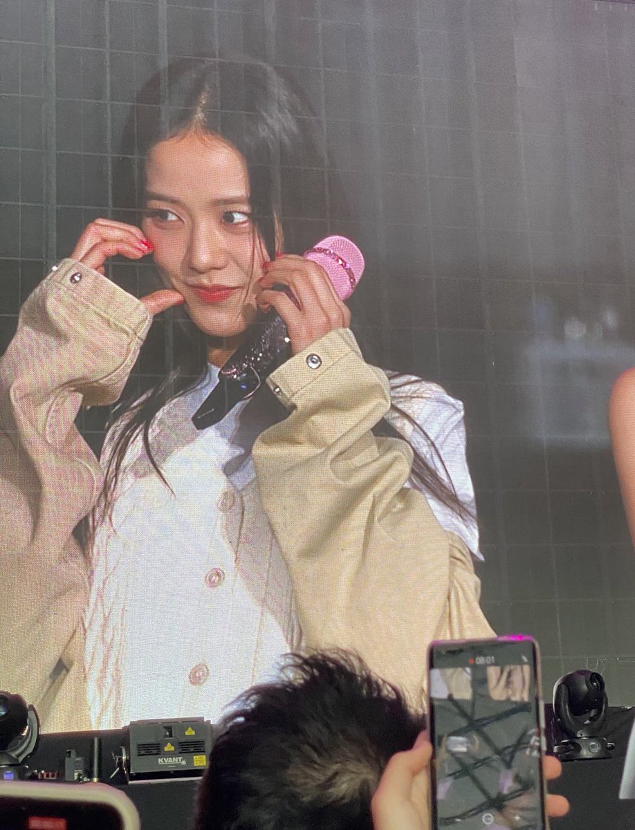 jisoosjpg's tweet photo. https://t.co/new7AHtnr5