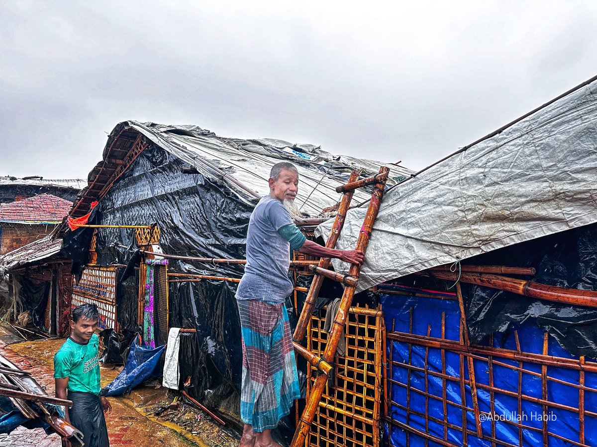 Abdulla_AH7's tweet image. As the cyclone mocha hit the camp and the devastating shelters already started. Few of the shelters got damaged and refugee are trying their best to keep upgraded their shelters and also it is seen that CPP volunteers are providing supports to the needy one.

#CycloneMochaUpdate