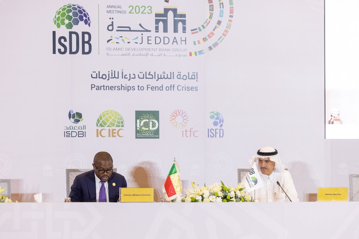 ainnews's tweet photo. مجموعة البنك الإسلامي للتنمية تسدل ستار الاجتماعات السنوية 2023 بتوقيع 77 اتفاقية بقيمة 5,4 مليار دولار - https://t.co/4Y3qJF69uv https://t.co/YDLL6mkbj8