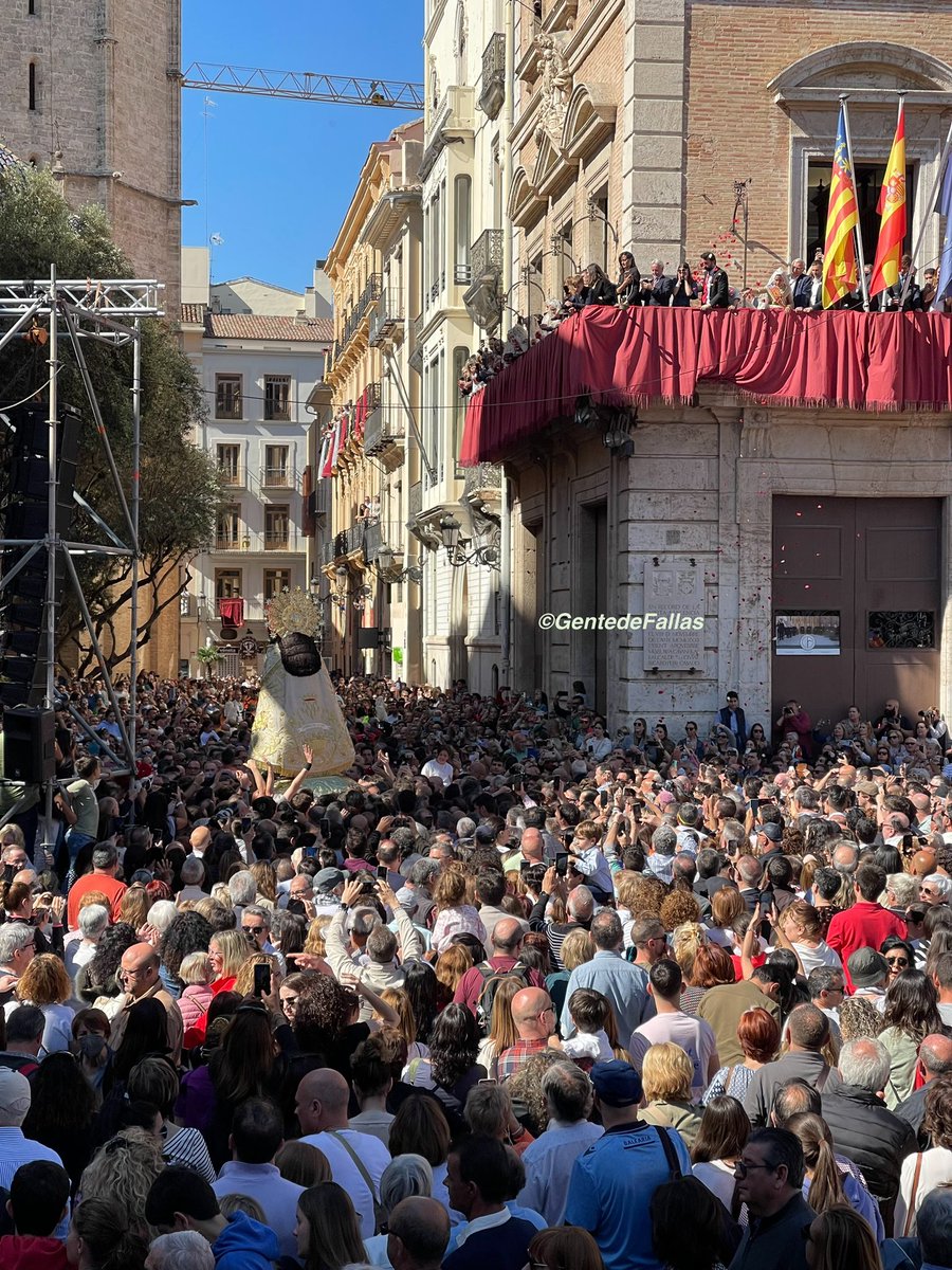 GenteDeFallas's tweet photo. Imágenes Traslado.
#fiestas #festes #tradicions #tradiciones #valencia #photography #picture #fotografía #instaphoto #igersvalencia #valenciaenamora #visitvalencia #visitspain #photooftheday #igerscomunitat https://t.co/rotDkJrox2