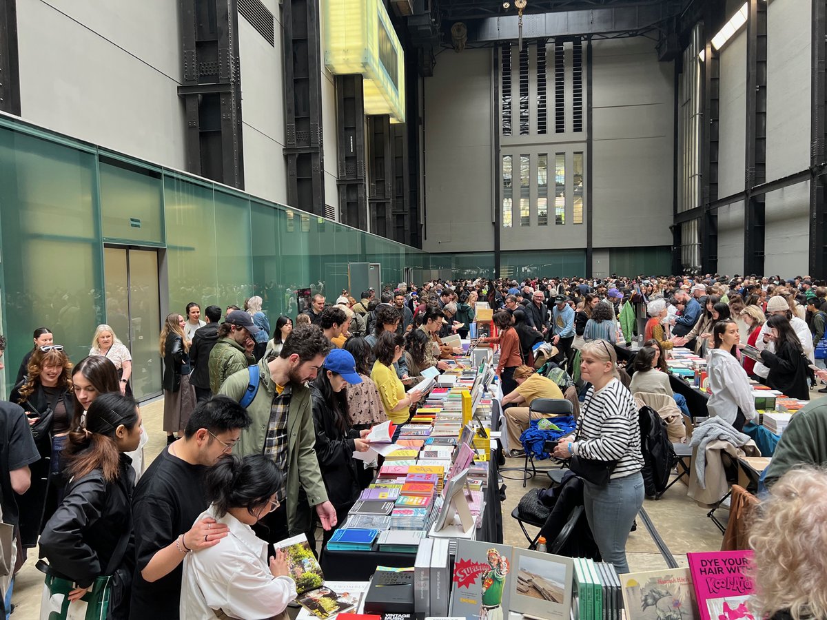 ArtdataLondon's tweet photo. One more day!!
Offprint London Bookfair 📚❤
at the Tate Modern Turbine Hall
Sunday, May 14th, from now until 18:00
Come see all the lovely books & book people!📚❤️📚
@OffprintProject @Tate
#offprint #offprintlondon #offprint2023 https://t.co/WF1azH8cA8