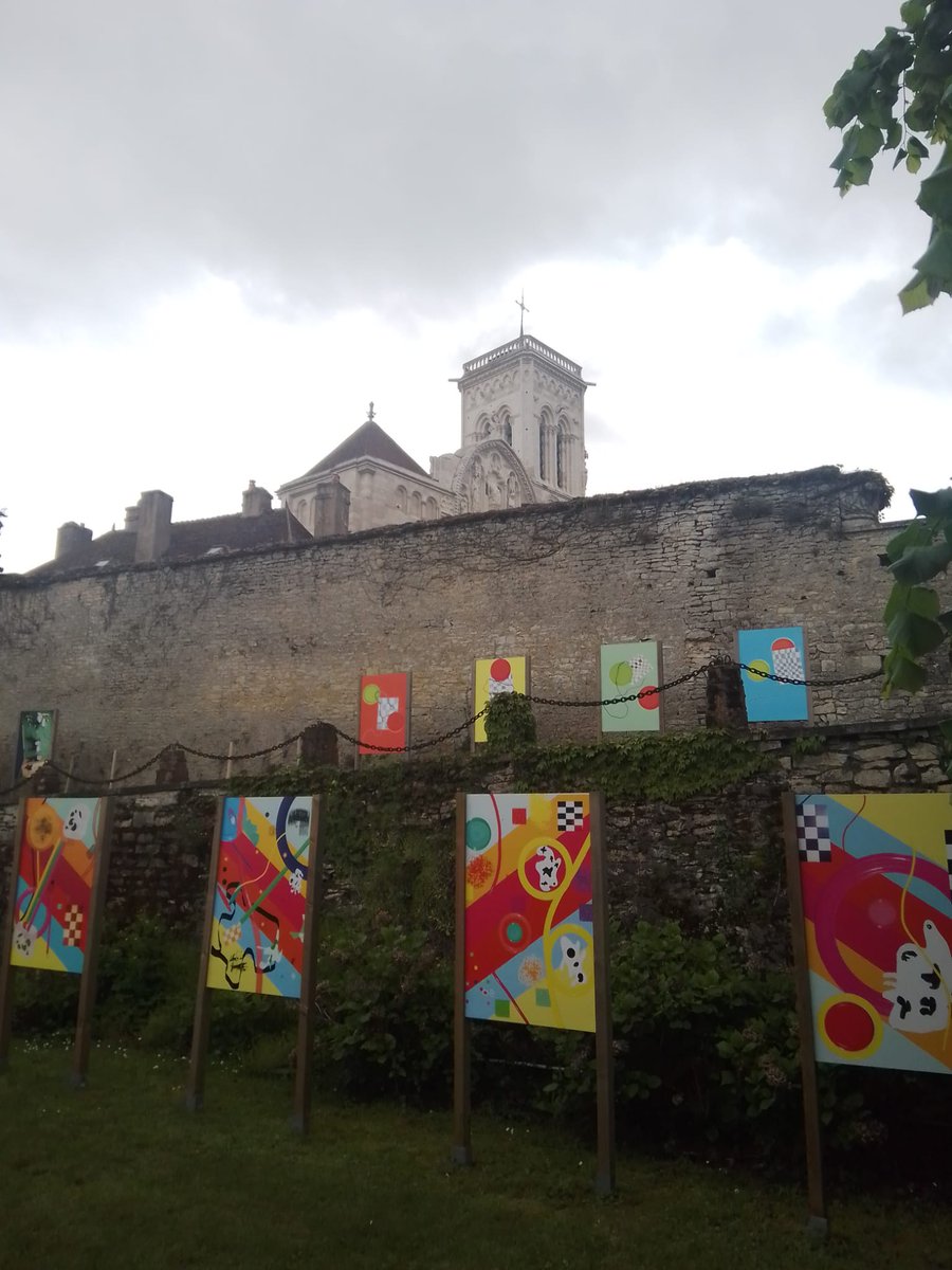 CedricMicchi's tweet photo. Belle restitution du projet avec l'artiste S.Solaro et le Musée Zervos autour de l’œuvre de Kandinsky lors de la #Nuitdesmusees. Un beau projet passerelle entre l'école de Cravant et le collège de Vermenton #laclasseloeuvre @dsden89 @Departement89 https://t.co/9WJvVdhbYq