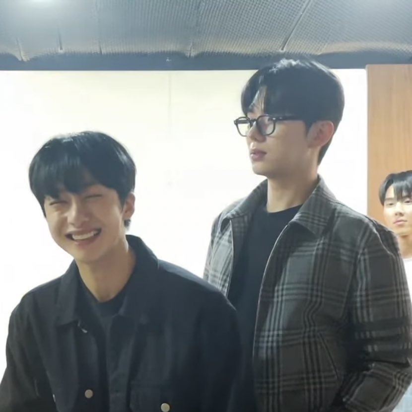 lovelyorkie_hw's tweet photo. 뭔데 이게.. 나 지금 걍 셔누표정 https://t.co/hwVdzGGG0n