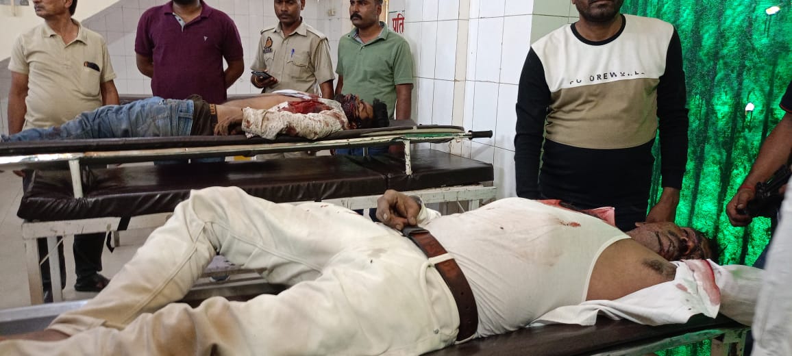 दोनों अपराधी मुठभेड़ में ढेर ये यूपी पुलिस है दुनिया में सबसे तेज स्पीड हैं शहीद पुलिसकर्मी की शहादत को श्रद्धांजलि