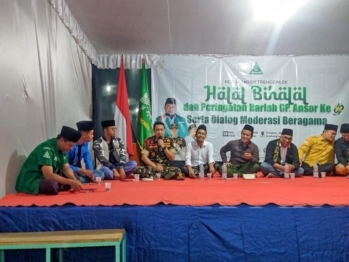 pwansorjatim's tweet photo. Dialog Moderasi Beragama dalam rangkaian acara Halal Bihalal dan Peringatan Hari Lahir ke-89 Gerakan Pemuda Ansor oleh PC GP Ansor Trenggalek di Pondok Pesantren Al-Falah Kedunglurah Kec. Pogalan Kab. Trenggalek
Sabtu, 13 Mei 2023

#SpiritBaruAnsorJatim https://t.co/6QXIFdYC8g