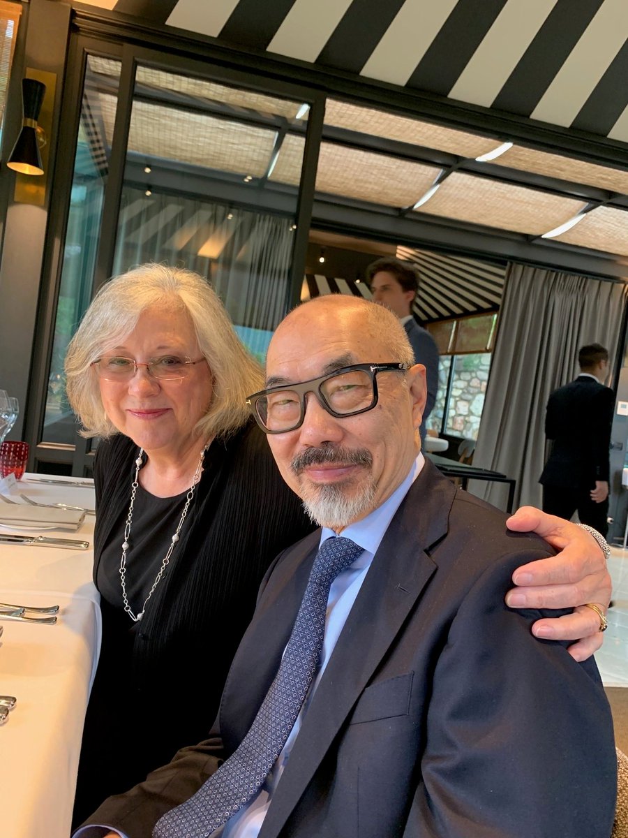 coussens_lisa's tweet photo. Congratulations to Dr Tak Mak, recipient of the 2023 Pezcoller Foundation-AACR International Award for Extraordinary Achievement in Cancer Research. Fabulous 3 days in Trento Italy. Thx to Dr Galligioni⁩ ⁦@pezcoller⁩ ⁦@AACR_CEO Margaret Foti ⁦@lillian_siu⁩ https://t.co/RVJkHh11vA