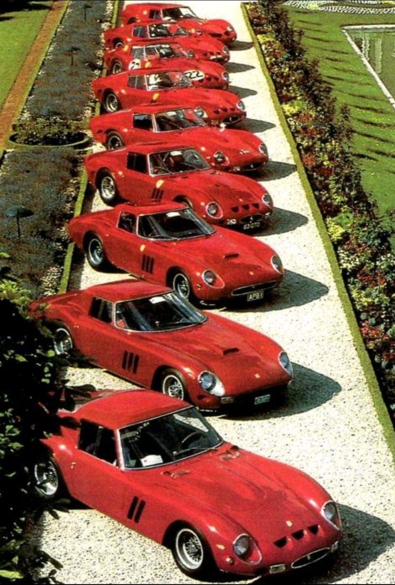 BritishAutoChan's tweet photo. #Ferrari GTO lineup
#ClassicFerrari #Historical #CarsOfTwitter #250GTO https://t.co/rISxPcAFa7