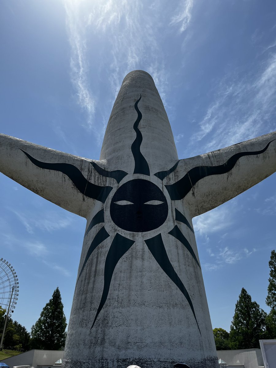 luvjp's tweet photo. Tower of Sun under blue sky https://t.co/MAVkmN27jC