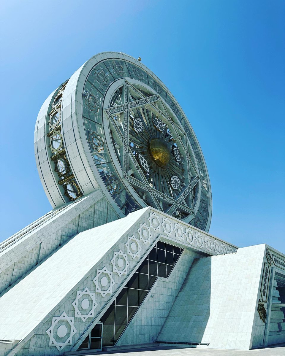 slowjamastan's tweet photo. The Sultan takes a ride on the world’s biggest indoor ferris wheel in Turkmenistan…cause that’s what you do in Turkmenistan!

#turkmenistan #wheelofenlightenment #travel #slowjamstan #ashgabat https://t.co/wawW30Yx2q