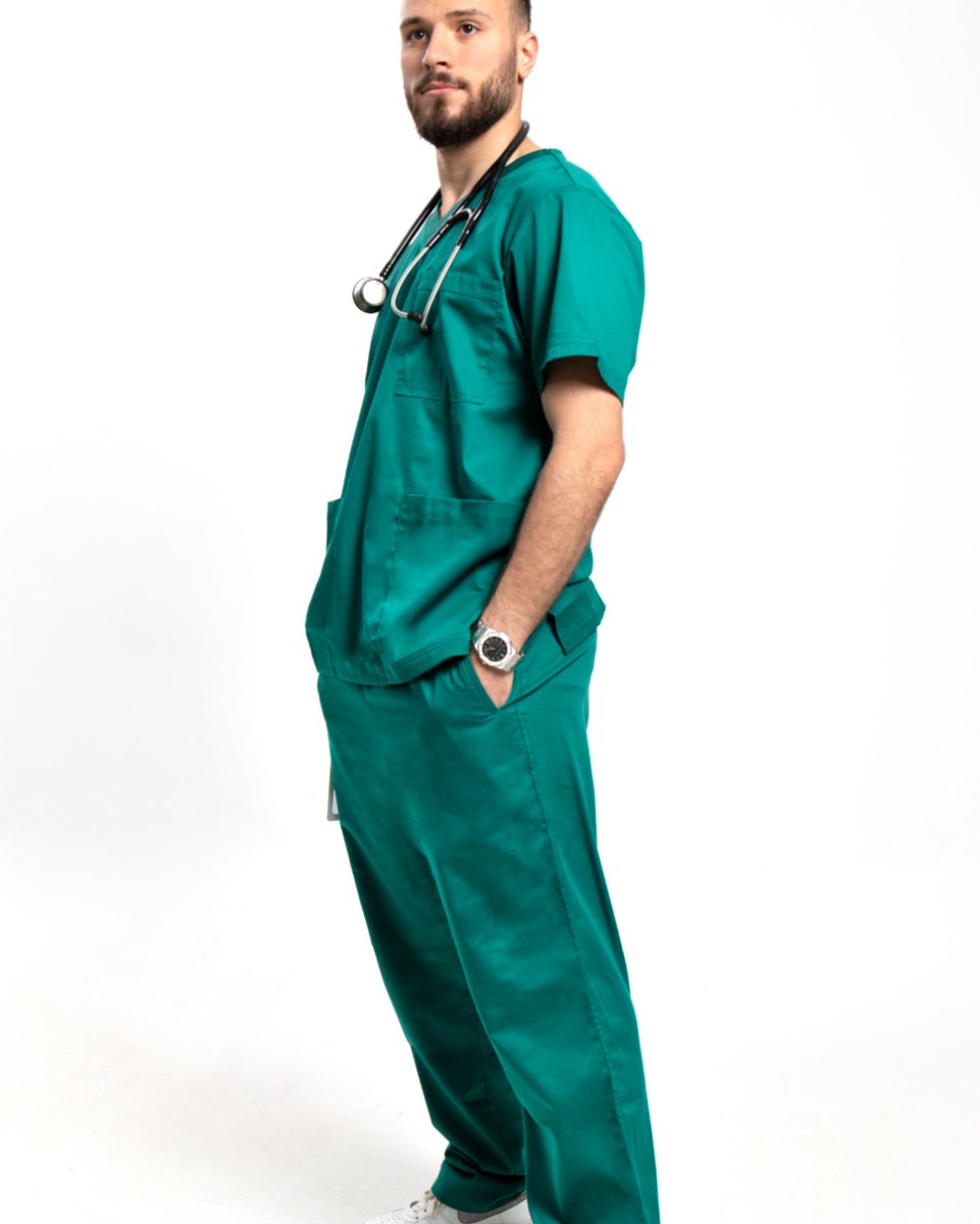 DarScrubs's tweet photo. "Looking for a scrub that's durable, comfortable, and affordable? Look no further than Barco Essentials scrubs for men." 🔥💚 #Darscrubs #KuwaitMedicalUniforms https://t.co/Bfg2Tgdr5X