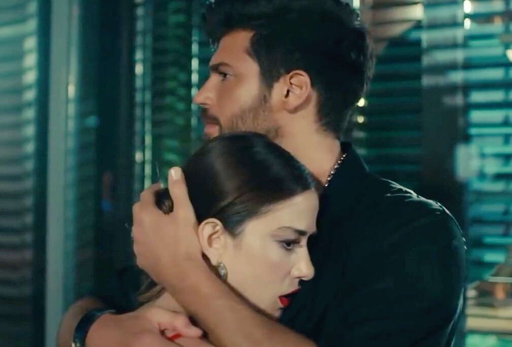 she is his heart.. he is her armor ♥️

#CanYaman | #özgegürel | #bayyanlis