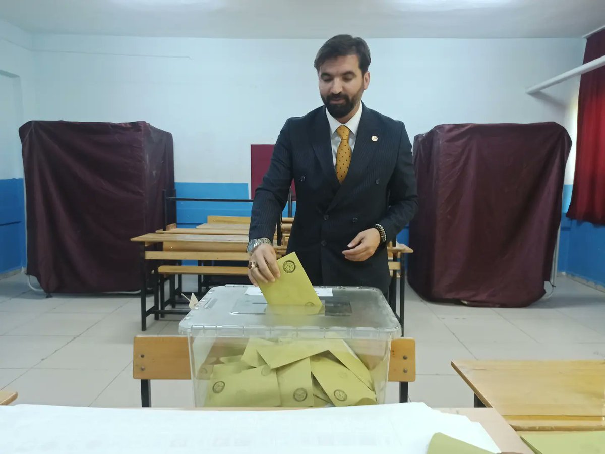 rprefahkahta's tweet photo. Oyumuzu @yusufaktasinfo başkanımızla birlikte kullandık. Rabbim Ümmet ve Devletimiz için  hayırlı olanı nasip etsin inşallah. https://t.co/1ymvfazXv2