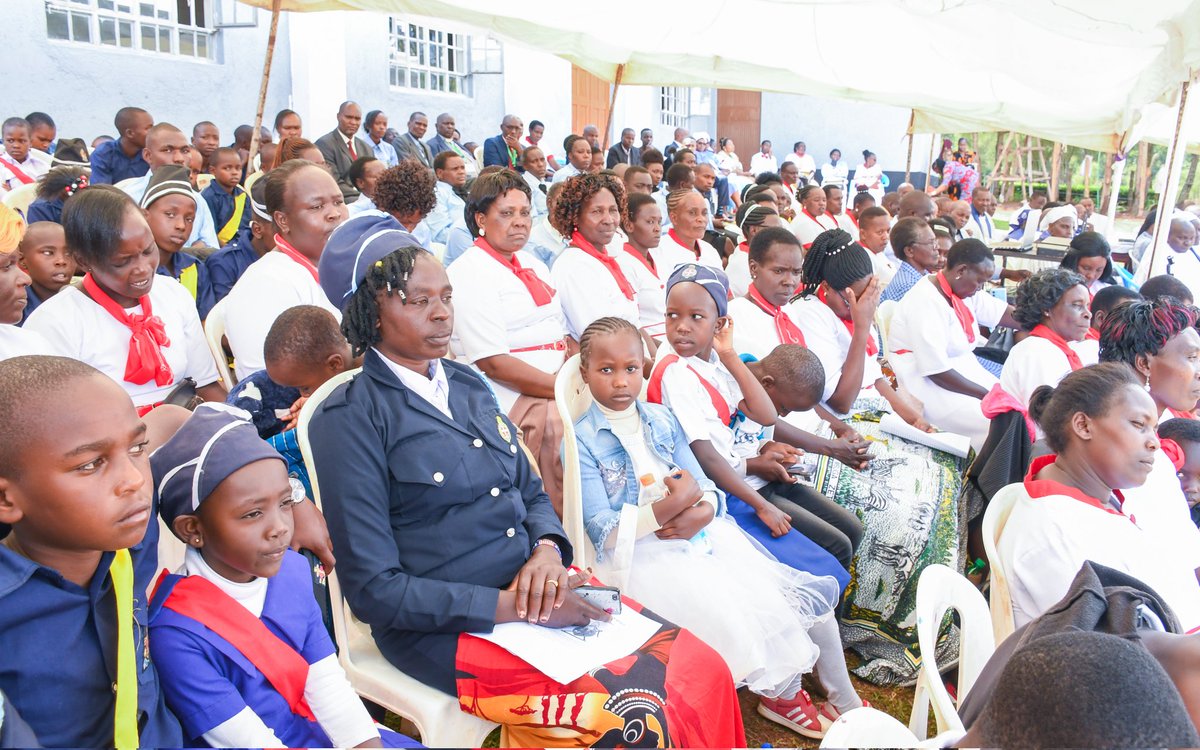 Joined Political leaders, clergy and the faithfuls of Anglican Church, Kapsabet Diocese, Nandi county for the launch of Emmanuel Kamonjil Parish. @Araap_Sang, @kipmurkomen @Aaroncheruiyot @GvnMandago @ray_omollo