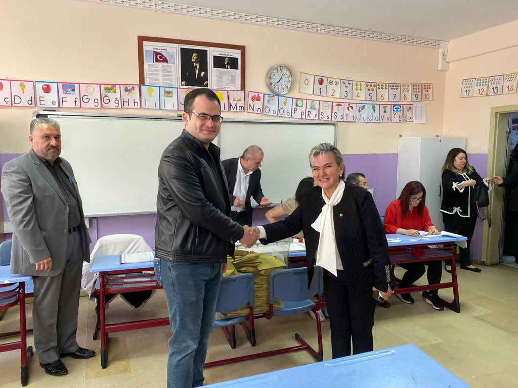 Nimet Özdemir tweet media