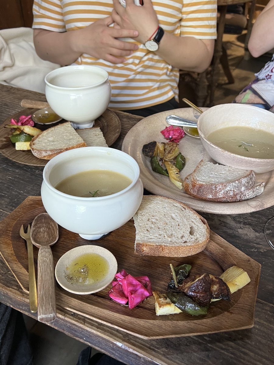 aruariandepart's tweet photo. late april late lunch https://t.co/UP2jhvgnpq