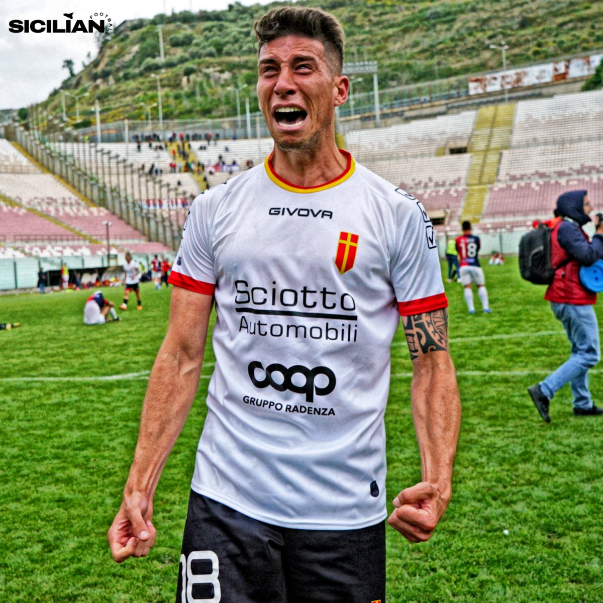 Messina SURVIVE in Serie C! 👏

📸: Francesco Saya