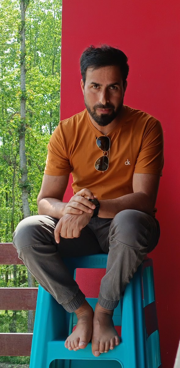 Shuss_EiN's tweet photo. Life is like looking for your phone.Most of the time it is in your hand..😜 https://t.co/J7OgEdtBXN