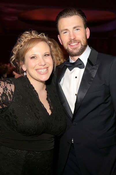 Cevansforever13's tweet photo. My congratulations to all moms on your day, but especially to our favorite mom, #LisaCapuano #happymothersday2023 thank you for being an extraordinary and loving woman with your family and thank you for giving us a wonderful being who makes us happy every day @ChrisEvans 😍😍🥳❤️ https://t.co/euUkP4e7GL