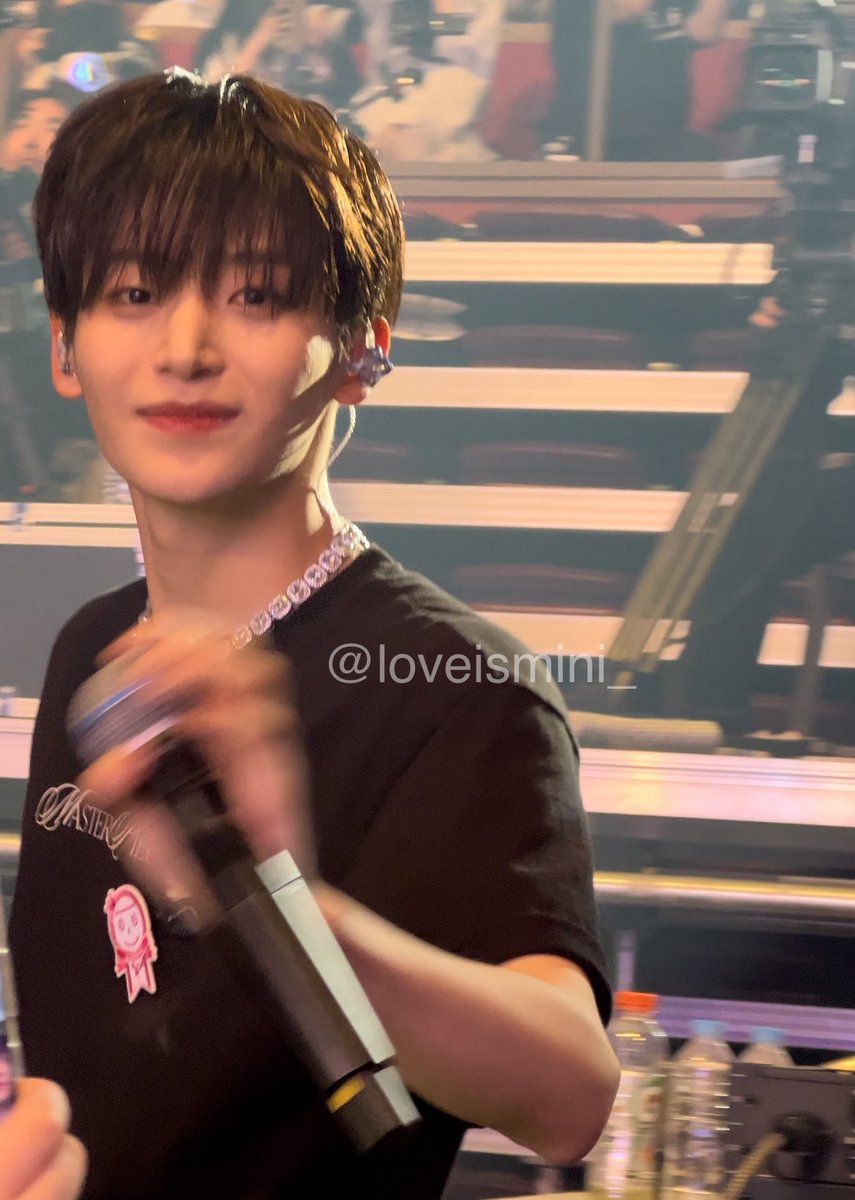 230514 #정모

우리 정모 얼굴 많이 사랑합니다 정말 많이요