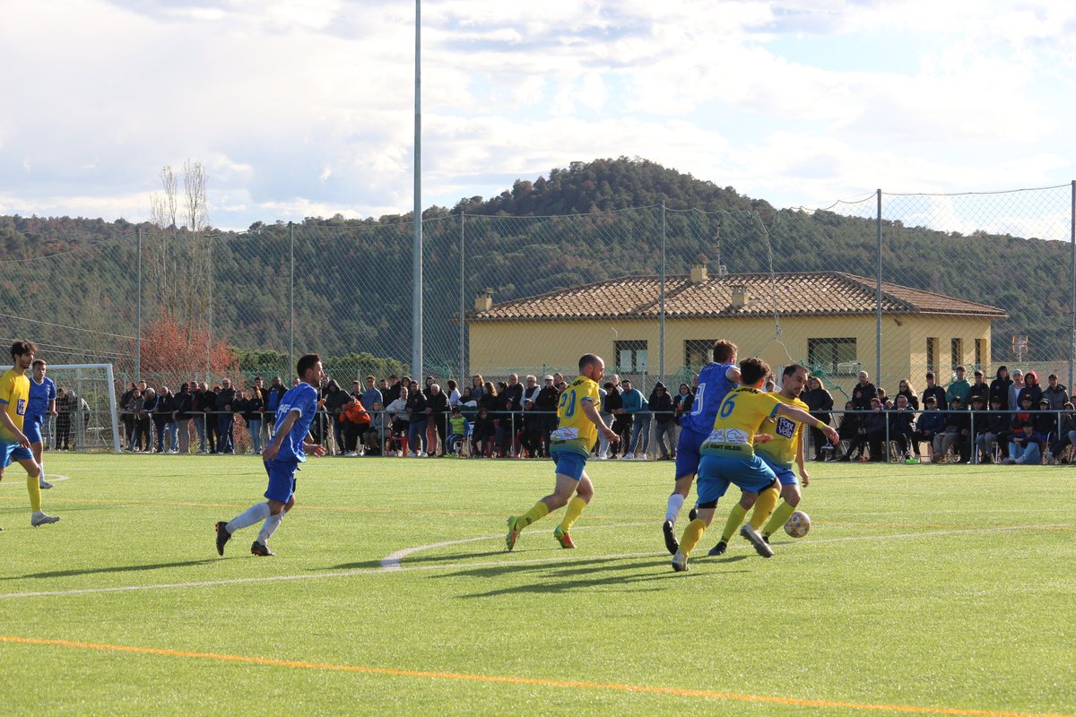 CFCastelltersol's tweet photo. Des del @cfcastelltersol volem felicitar al @cesanthilari  per el campionat de lliga de #4CAT4!

Molta sort la temporada que ve a 3a Catalana!⚽️🤝🦉 https://t.co/d2auMoWHUb