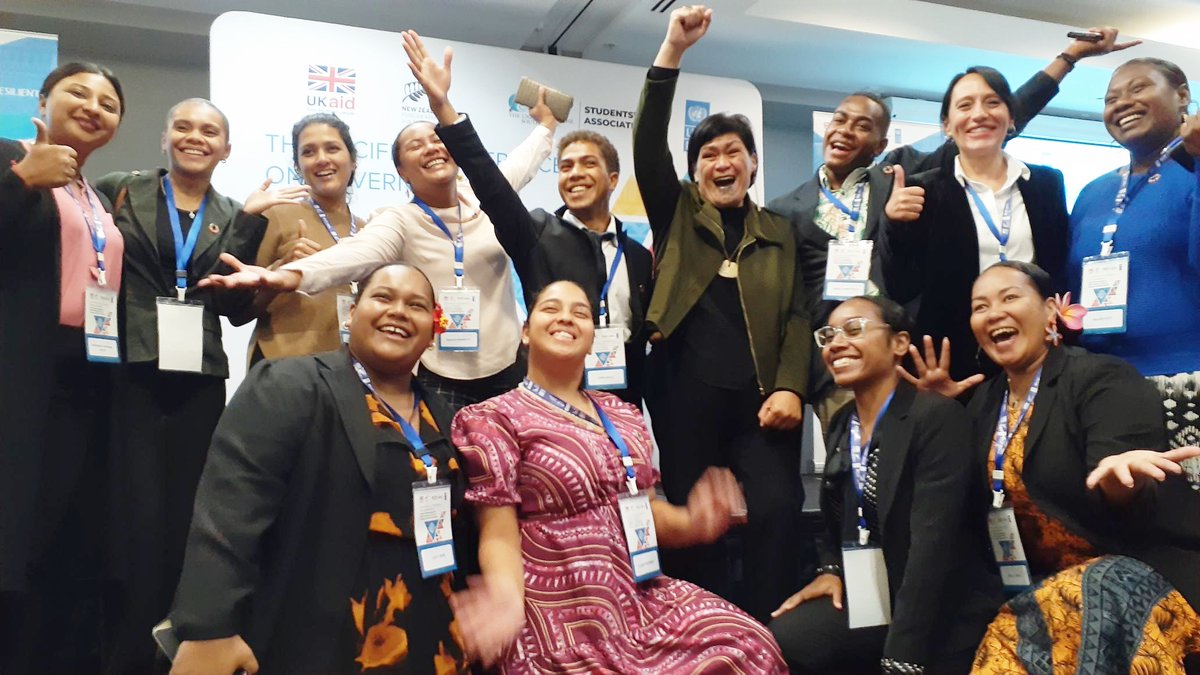 integrity_fiji's tweet photo. 6 @FNUFiji students(Radhisha Nath,K Naketeca,E Pickering,L Tifere,S Takiveikata&Lati Shalom were super thrilled to meet #NZ's Minister of Foreign Affairs, Nanaia Mahuta on May 11 during the Pacific Governance Conf organized by #USPSA #UNDP&supported by #UKAid& #NZMFAT♥️ https://t.co/dnSMwUBLrD