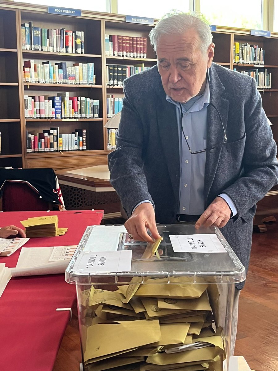 ILBERORTAYLIGSU's tweet photo. Demokrasinin en önemli hakkı olan oyunuzu kullanın ve takipçisi olun. 
#ilberortaylı https://t.co/qpHpNqX4To