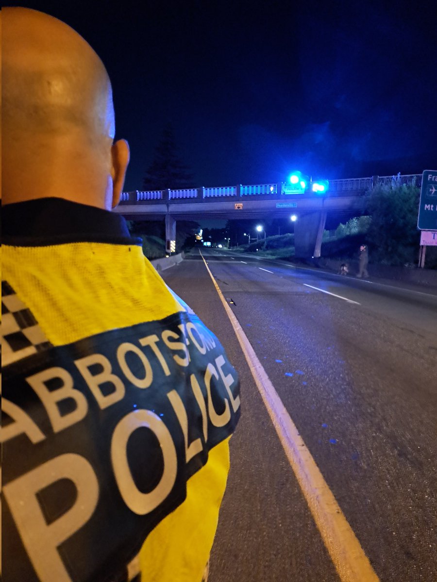 SSgtNightingale's tweet image. Offender who is already on bail broke into a local school and stole a computer.   🐕 found suspect hiding.  Tools and laptop recovered.  #Teamwork #iPDS #JoinAbbyPD